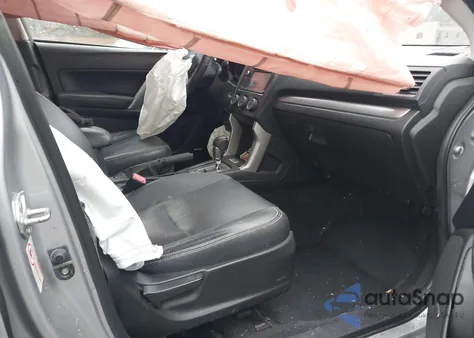 2015 Subaru Forester 2.5I Limited z USA, uszkodzony, nr VIN JF2SJARC1FH481963